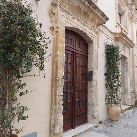Vakantiehuis La Norma In Palazzo Dei Crociferi Noto